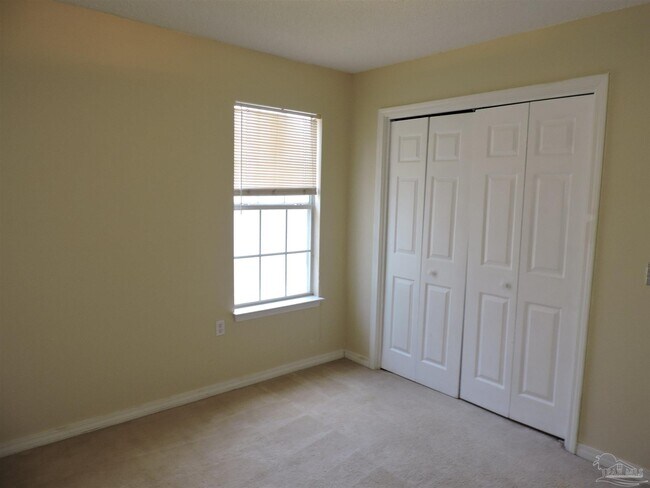 Building Photo - 206 Wildflower Ln
