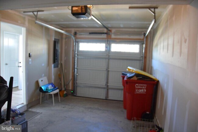 Building Photo - 14 Tadpole Landing Rd