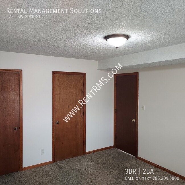 Building Photo - 5731 SW 20th St