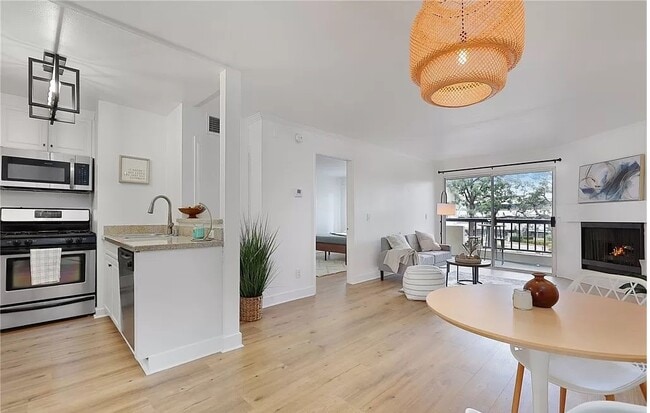 Building Photo - Comfortable Living in This Beautiful 1BR