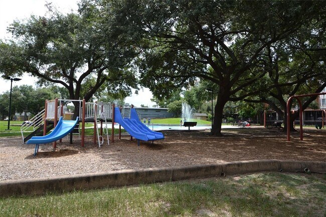 Building Photo - 1629 Castle Ct
