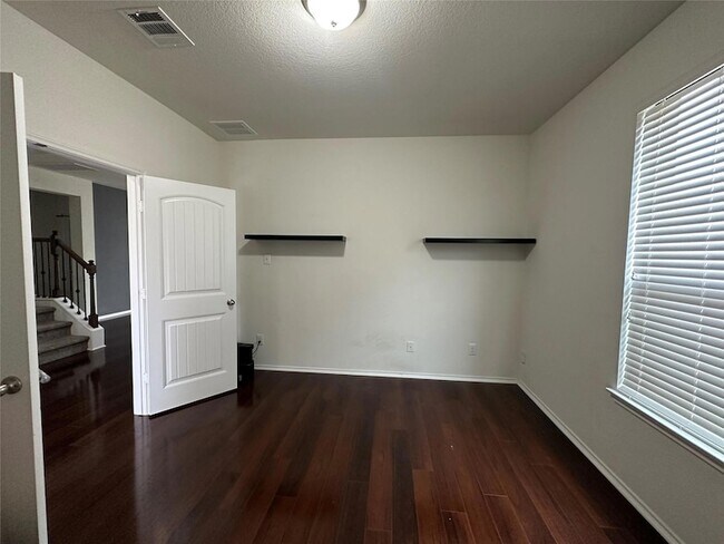 Building Photo - 1248 Hyde Park Dr