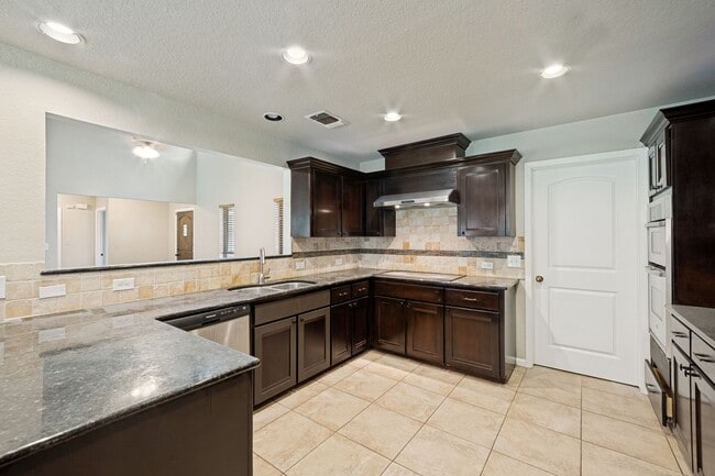 Building Photo - 16115 Wolf Creek St