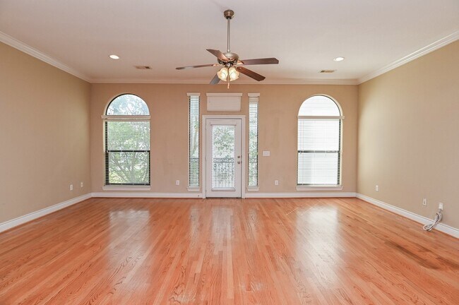 Building Photo - 2905 Leeland St