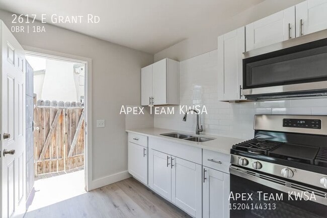 Building Photo - 2617 E Grant Rd