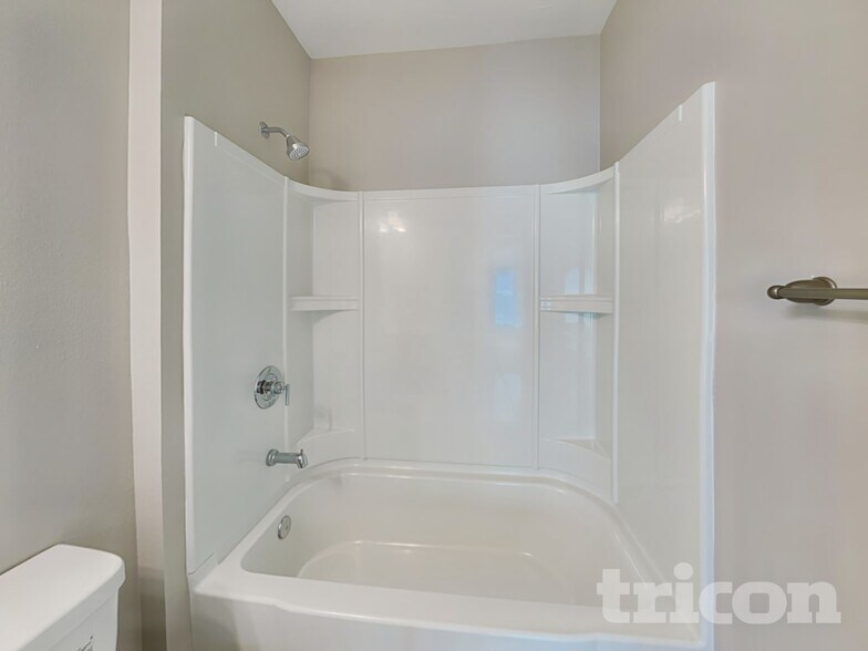 Building Photo - 252 Garnet Ave