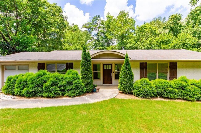 Building Photo - 3014 Skyland Dr NE