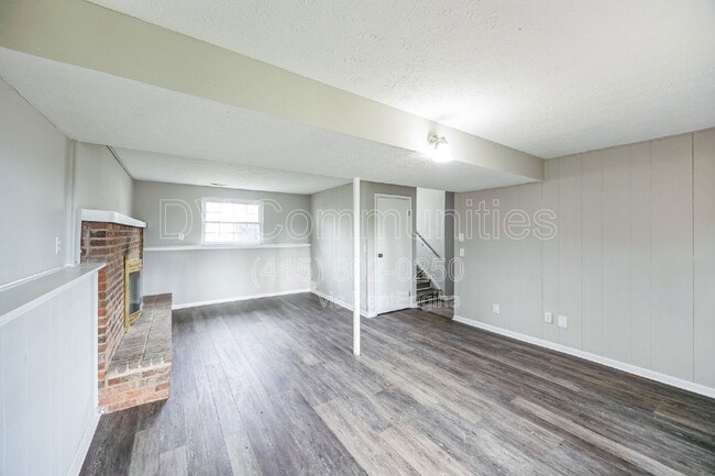 Building Photo - 12174 Glencrest Ct