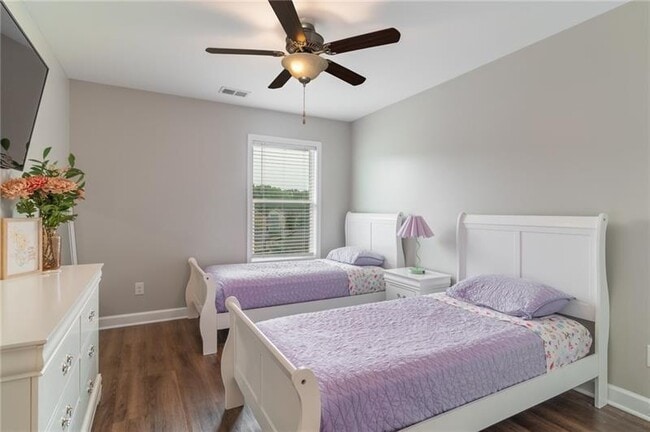 Building Photo - 301 Cochin Dr