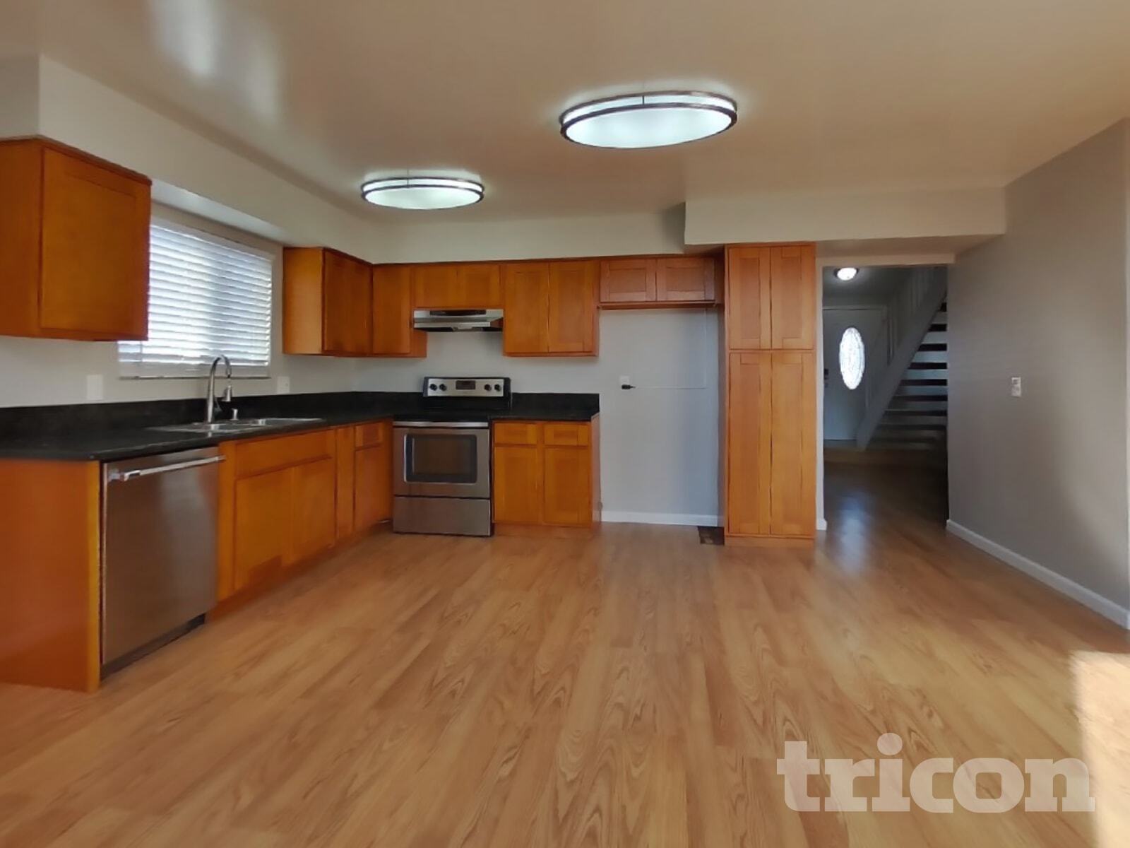 Building Photo - 110 Inverness Dr