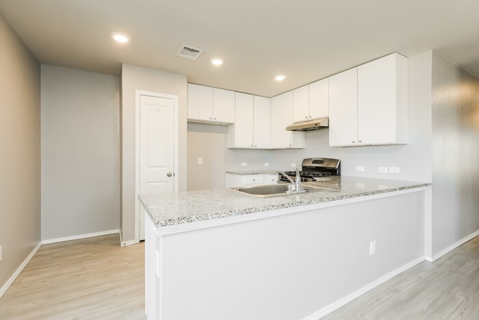 Building Photo - 347 Agave Cir