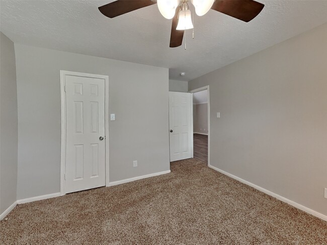 Building Photo - 510 Tanguey Ct