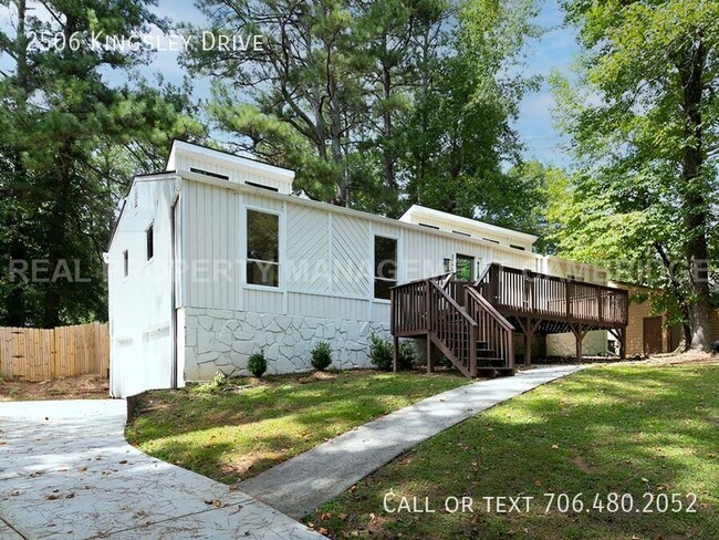 Building Photo - Modern 3 Bedroom 2.5 Bath Ranch Style Home...