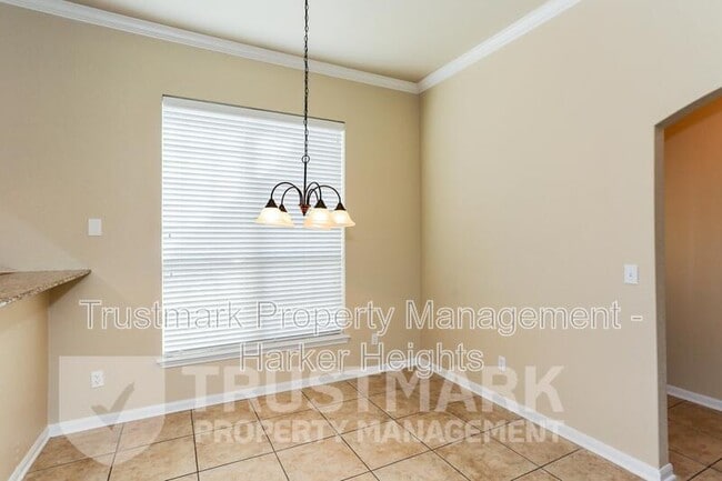 Building Photo - 401 W Libra Dr
