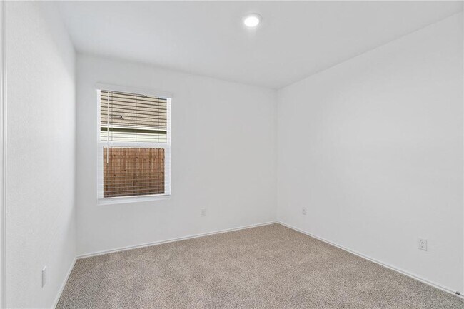 Building Photo - 245 Salt Springs Rd