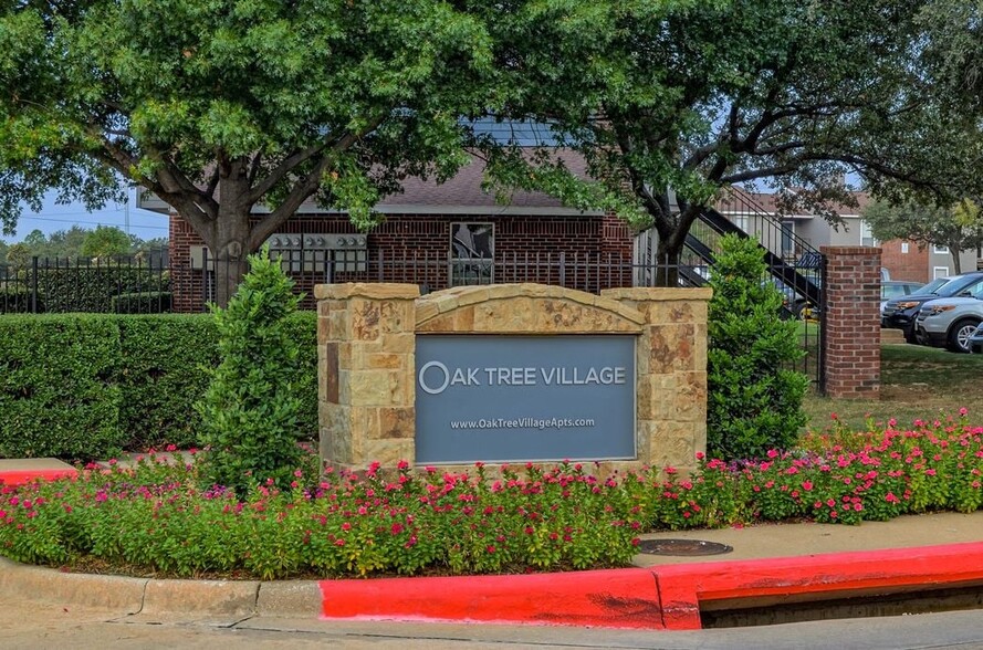 Primary Photo - Oak Tree Village