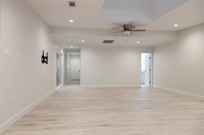 Building Photo - 3619 S Braeswood Blvd