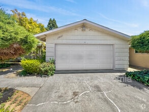Building Photo - 3413 S Port Dr