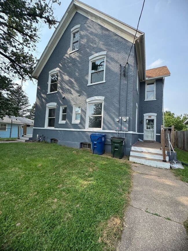 Primary Photo - 2346 W 11th St
