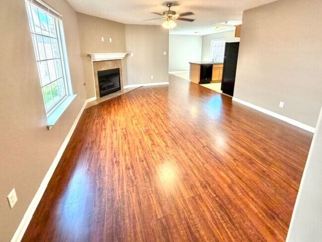 Building Photo - Now leasing a 3 bedroom 2 bath home in Memphis.