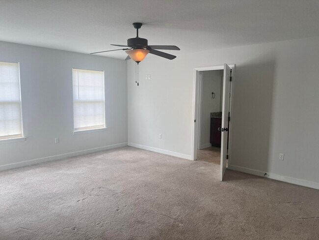 Building Photo - 411 Serene Ct