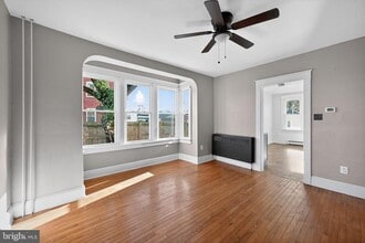 Building Photo - 990 Mt Rose Ave