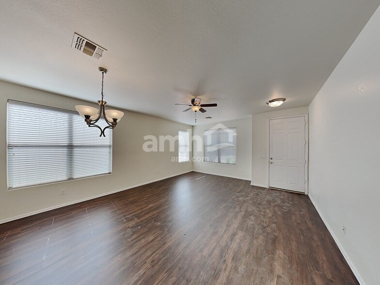Building Photo - 2363 E Omega Dr