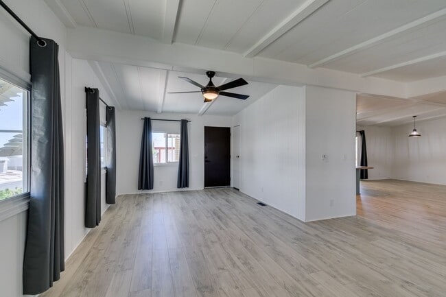 Building Photo - Beautifully Remodeled Boulder City Home with Spacious Backyard Retreat
