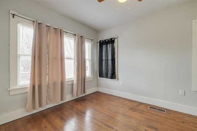 Building Photo - 726 NW 24th St