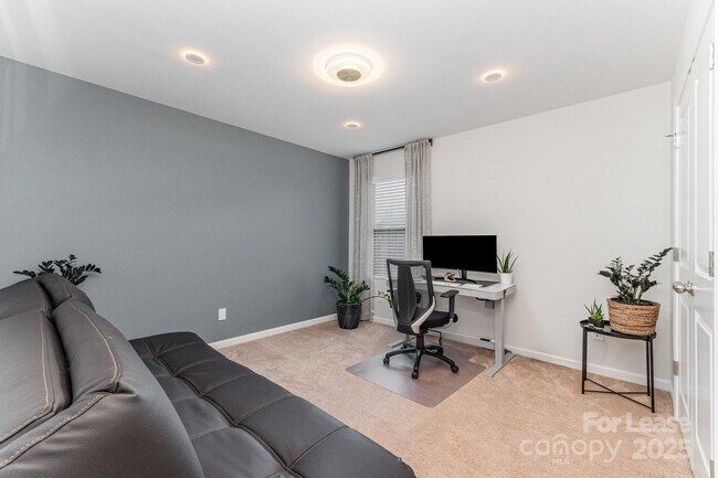 Building Photo - 3917 Bighorn Wy