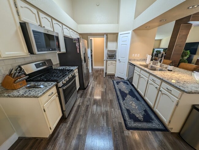 Building Photo - 7435 Falcon Rock Dr