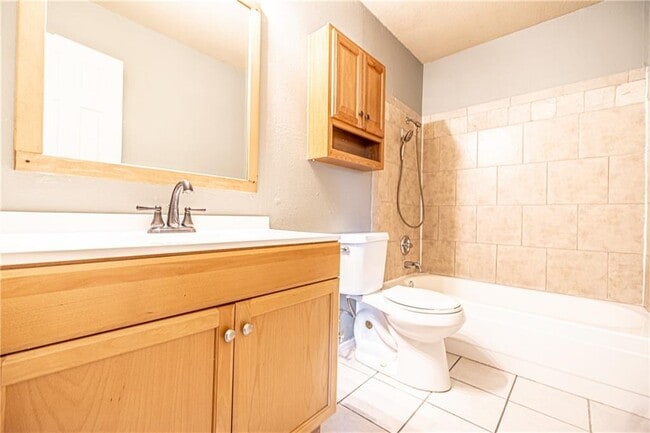 Building Photo - 1506 W Janda Dr