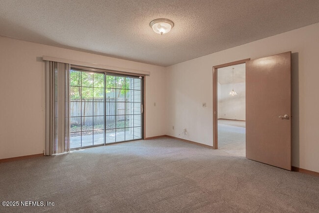Building Photo - 3619 Bridgewood Dr