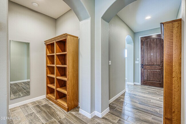 Building Photo - 12315 Houghton Springs Dr