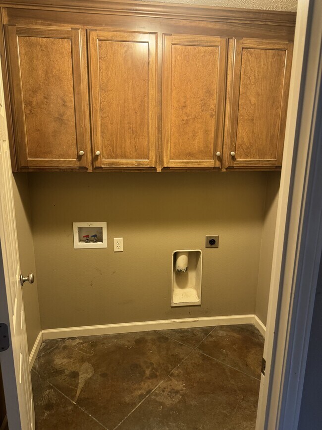Building Photo - 2830 Longbow Ln
