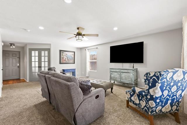 Building Photo - 115 Palomino Ln