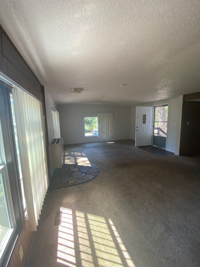 Building Photo - Manufactured Home In Bayview (APP#171)