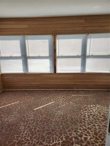 Lanai /sunroom - 8010 Hyde Park Ave