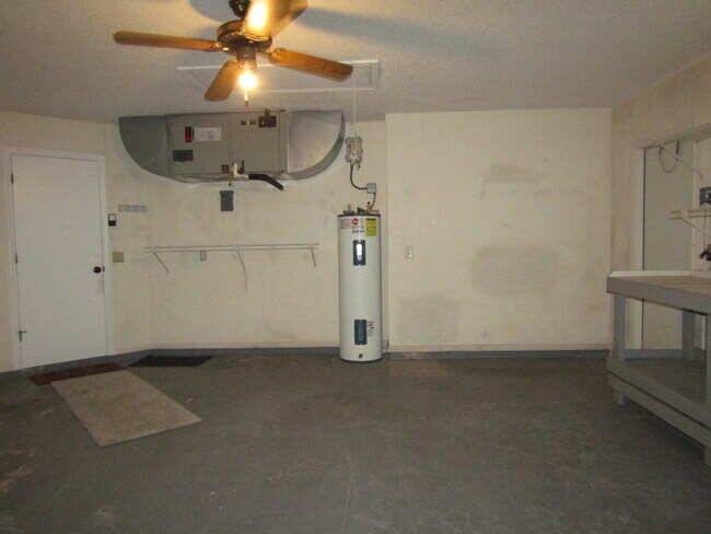 Building Photo - 5822 Jackson Ln