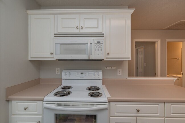Building Photo - $1,525- 2 Bed/2 Bath house for rent in West Augusta, Total Electric!