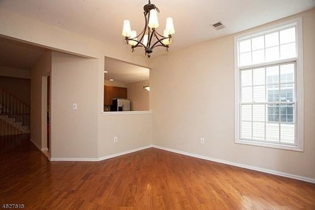 Building Photo - 321 Edmonton Ct