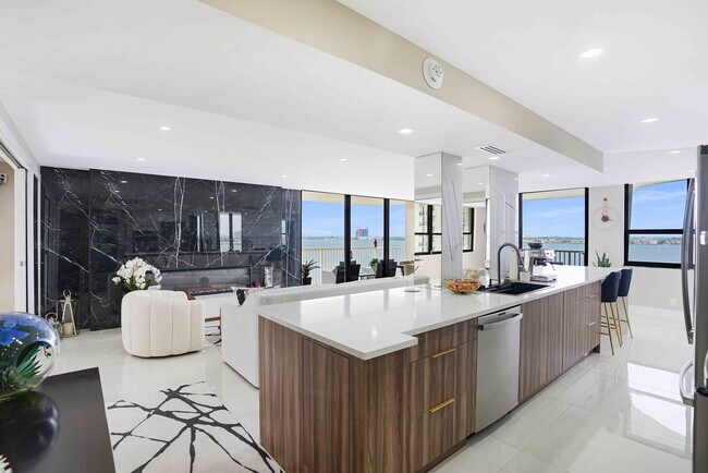 Building Photo - 5480 N Ocean Dr