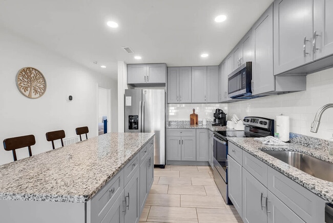 Building Photo - 511 S Ocean Blvd