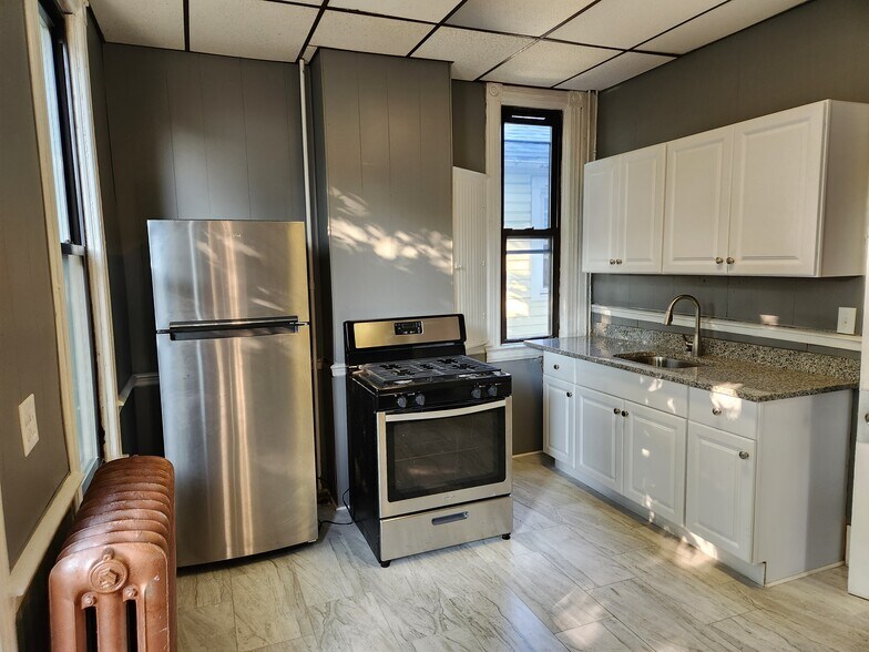 Kitchen 1st Fllor - 2201 15th St