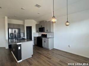 Building Photo - 370 Carmello