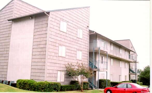 Towne Center - Towne Center Apartments