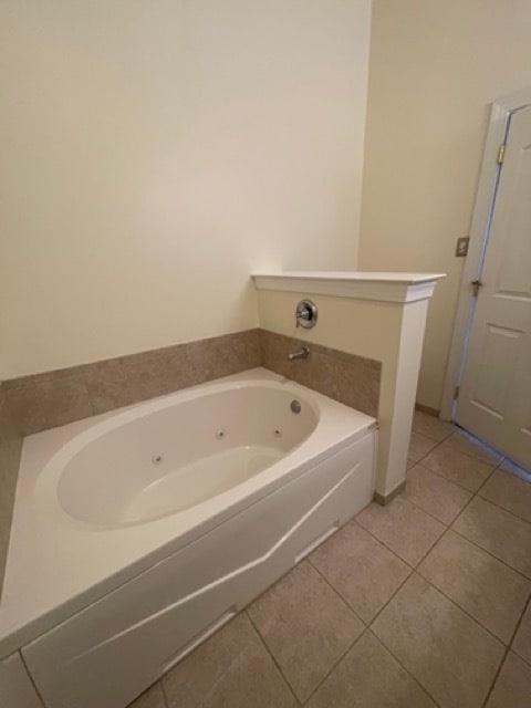 Jacuzzi Tub - 1324 W Chester Pike