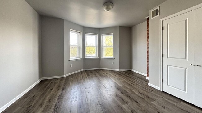Building Photo - Modern 3-Bed Philly Rental with Natural Li...