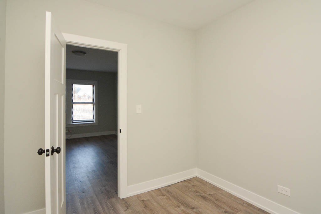 Building Photo - 735 W Brompton Ave