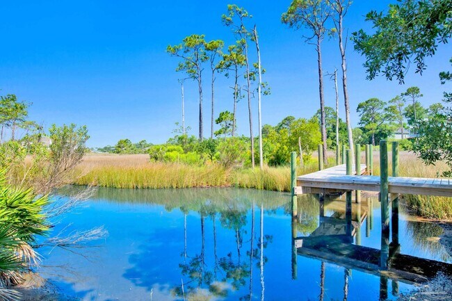 Building Photo - 16262 Tarpon Dr